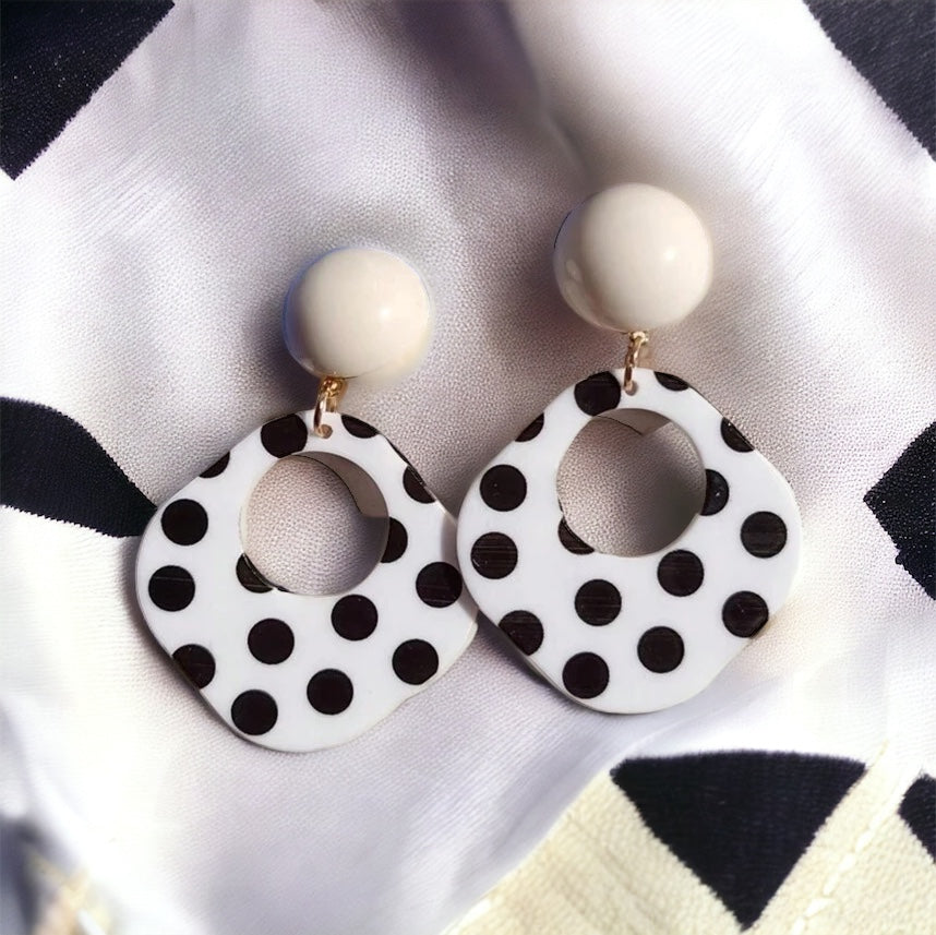 Lovely Black and White Polka Dot