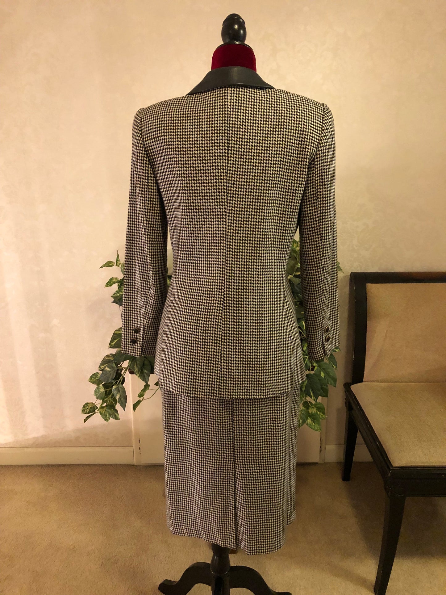 Two-Piece Houndstooth Print Kasper for ASL Jacket and Skirt, US Size 6