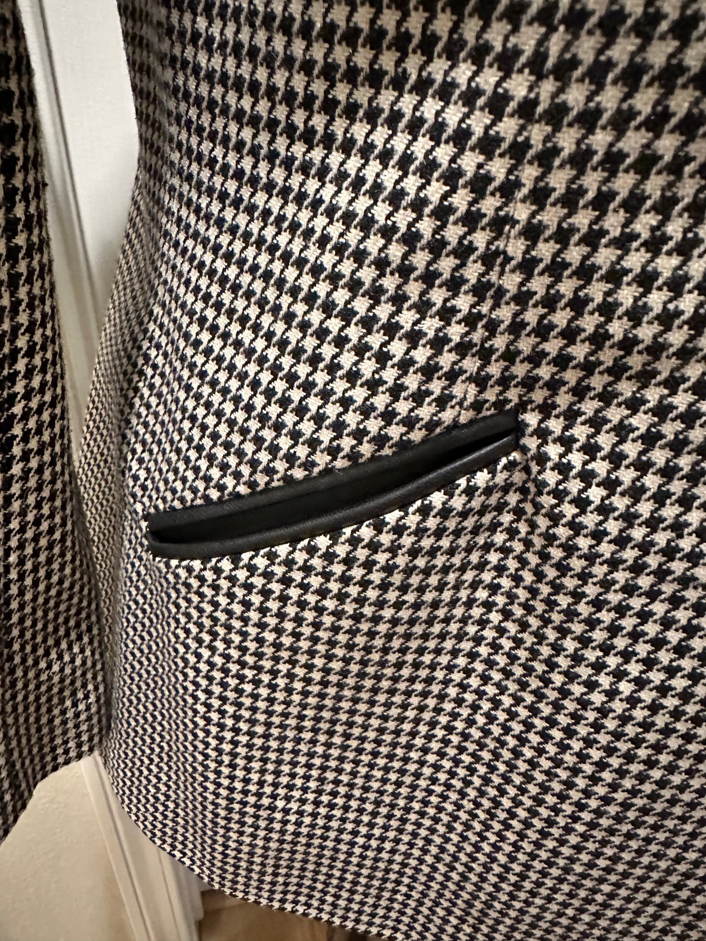 Two-Piece Houndstooth Print Kasper for ASL Jacket and Skirt, US Size 6