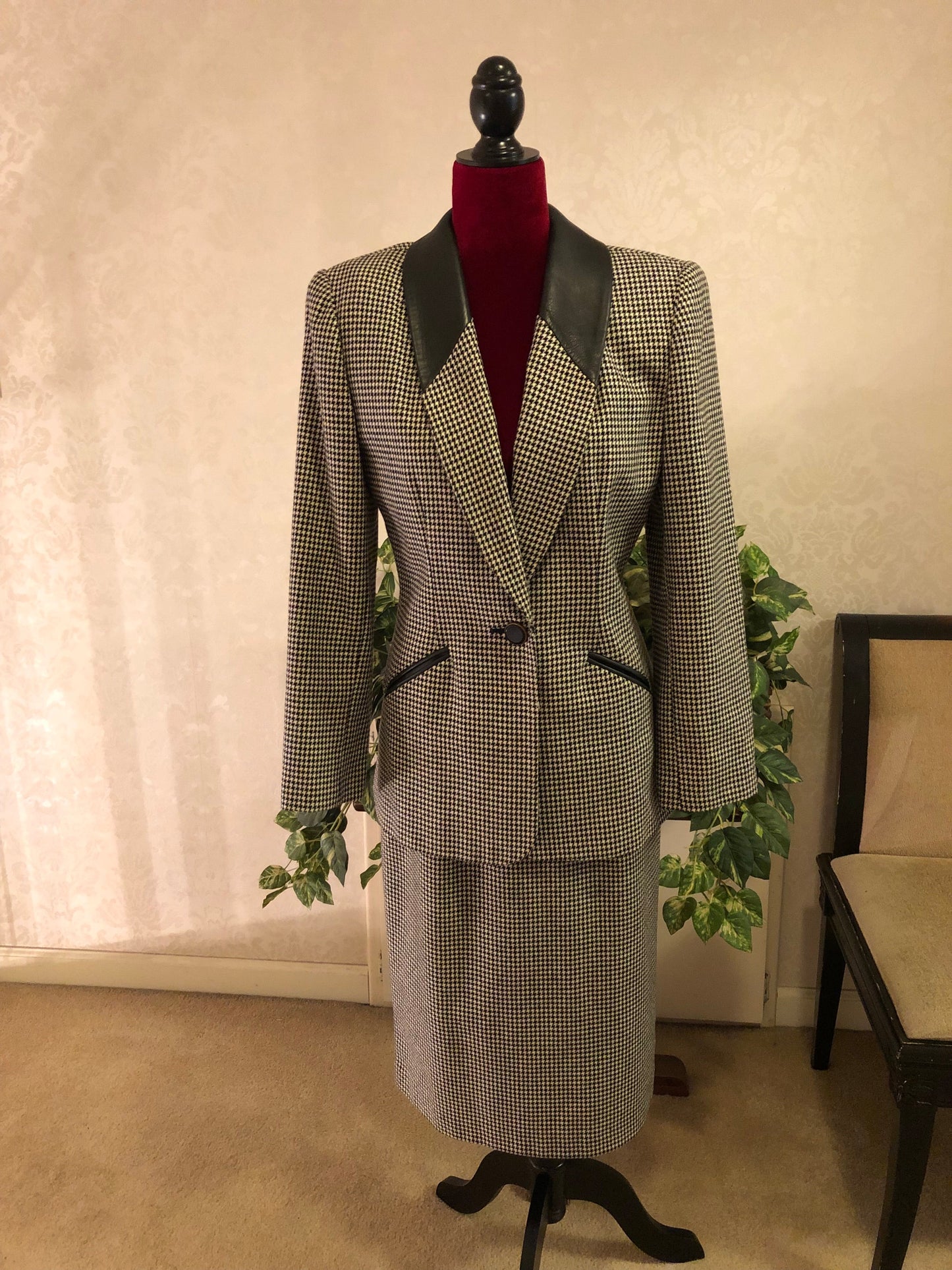 Two-Piece Houndstooth Print Kasper for ASL Jacket and Skirt, US Size 6