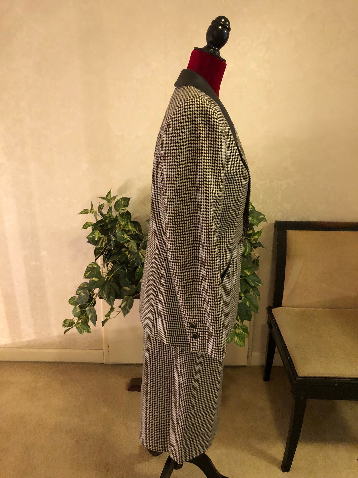 Two-Piece Houndstooth Print Kasper for ASL Jacket and Skirt, US Size 6