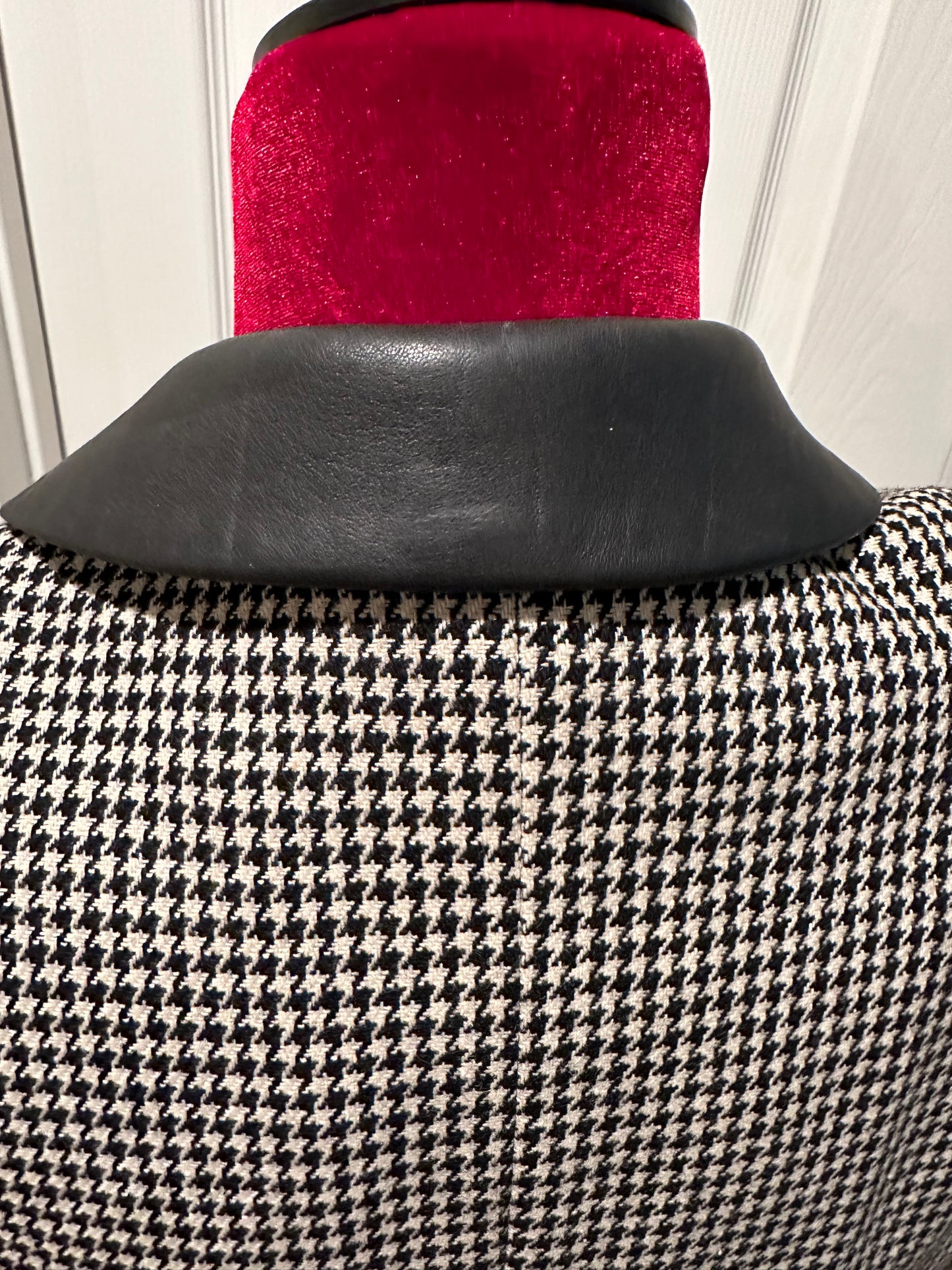Two-Piece Houndstooth Print Kasper for ASL Jacket and Skirt, US Size 6