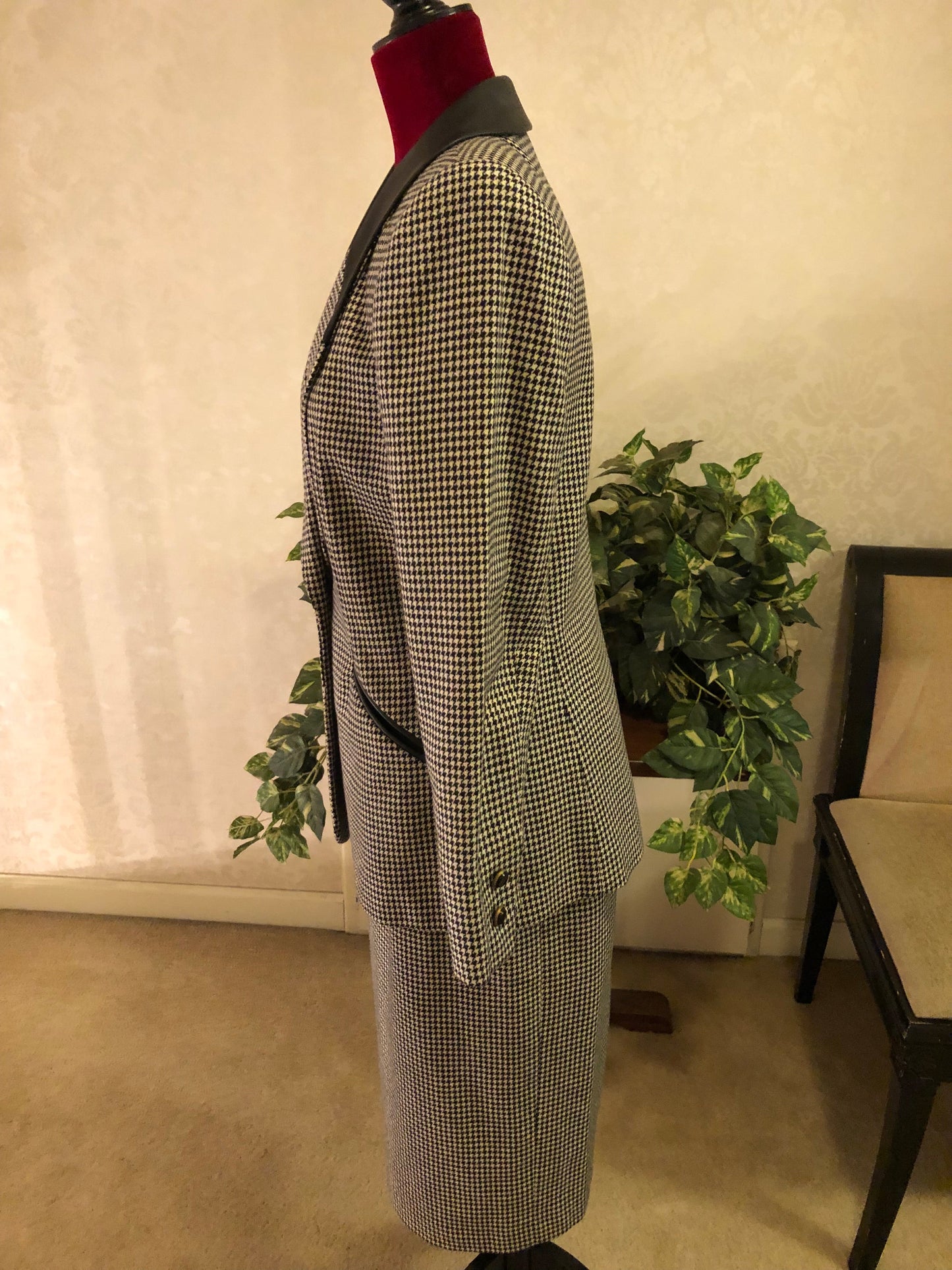 Two-Piece Houndstooth Print Kasper for ASL Jacket and Skirt, US Size 6