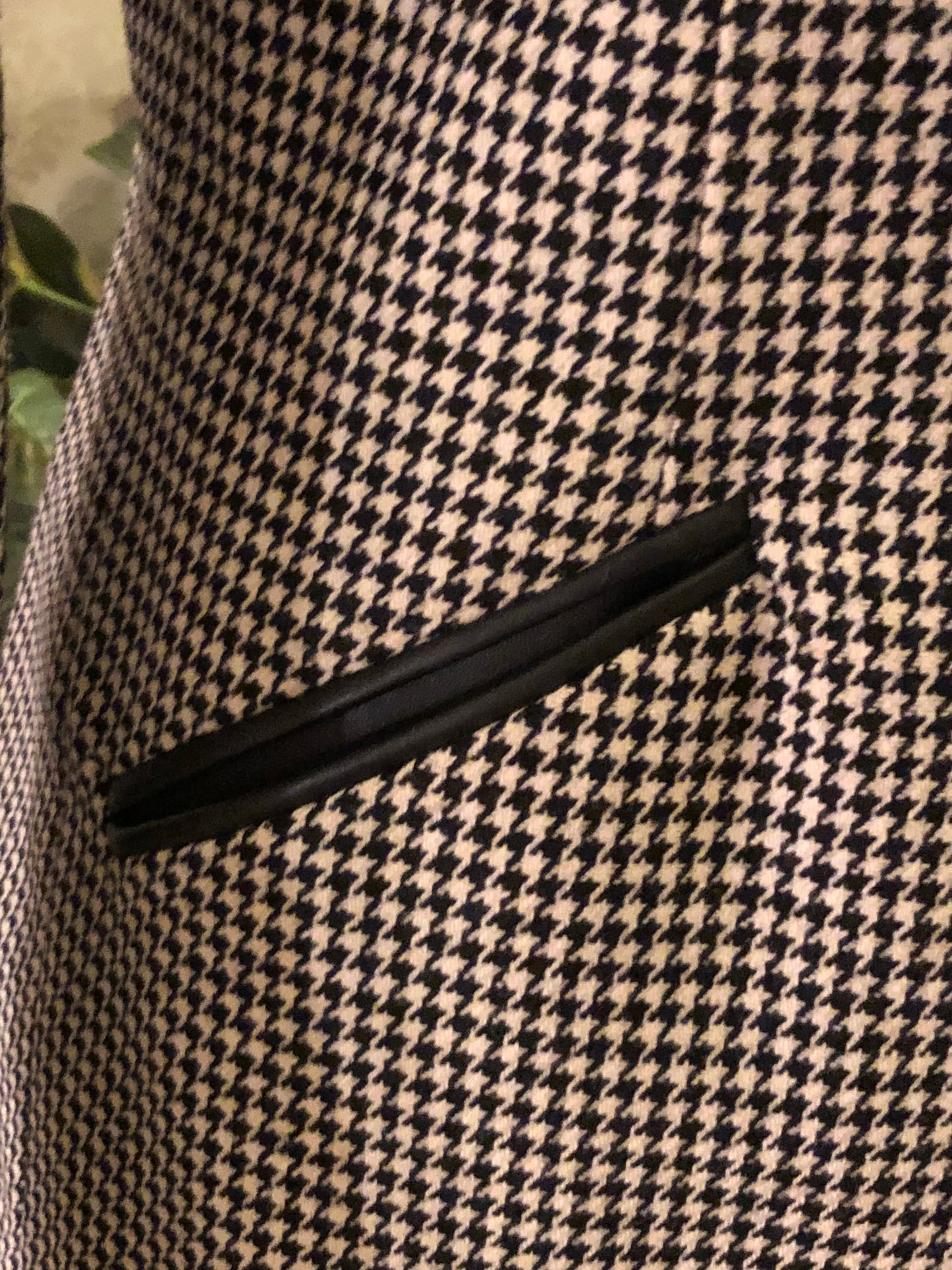 Two-Piece Houndstooth Print Kasper for ASL Jacket and Skirt, US Size 6