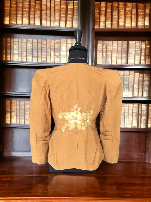 Minhhanh Ladies Blazer, Size Small - Gently Used