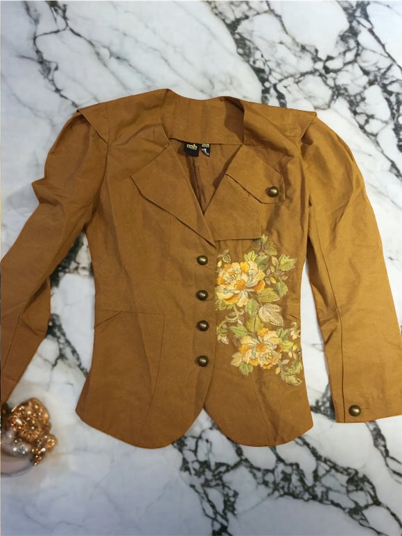 Minhhanh Ladies Blazer, Size Small - Gently Used