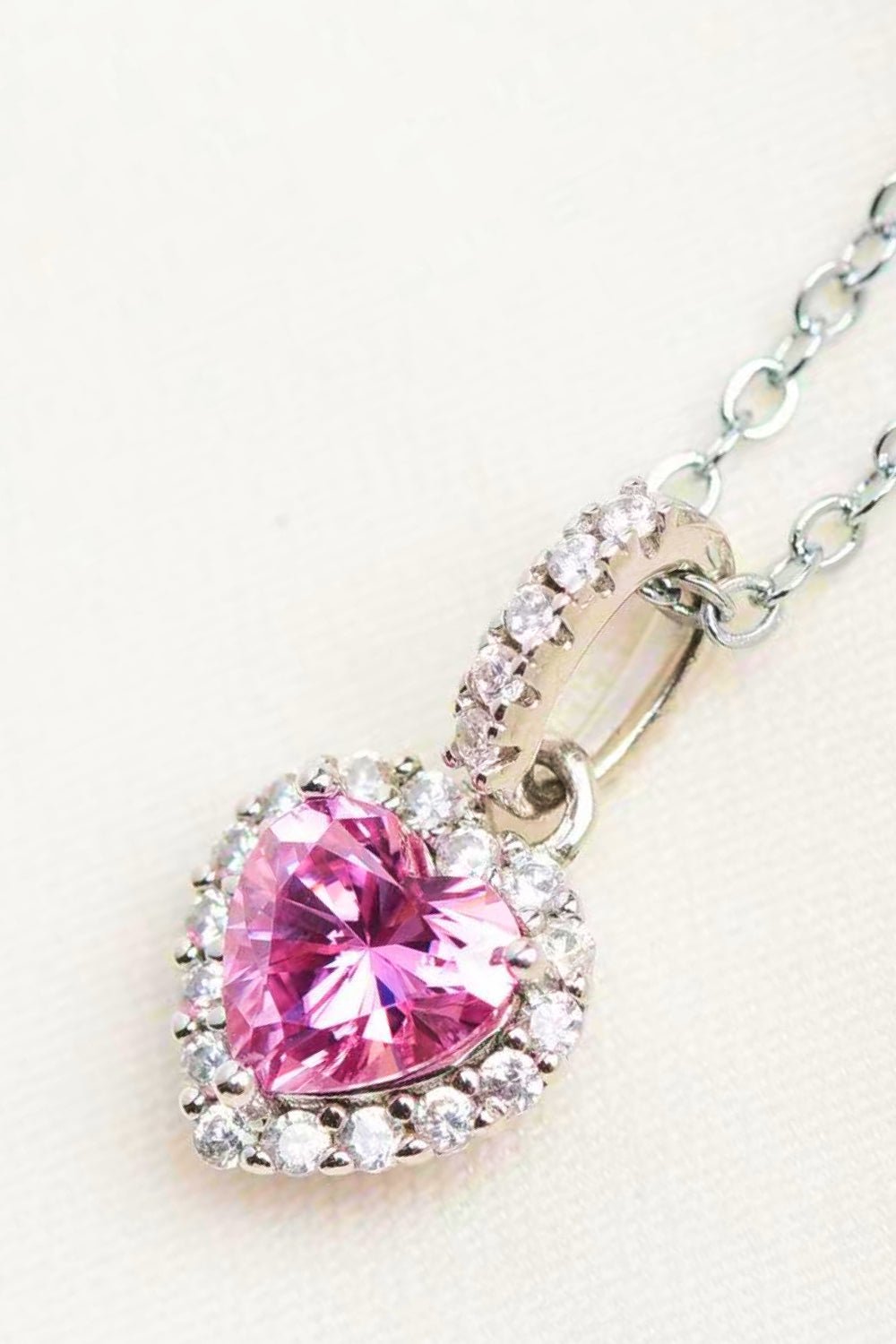 1 Carat Moissanite Heart Pendant Necklace - Uylee's Boutique