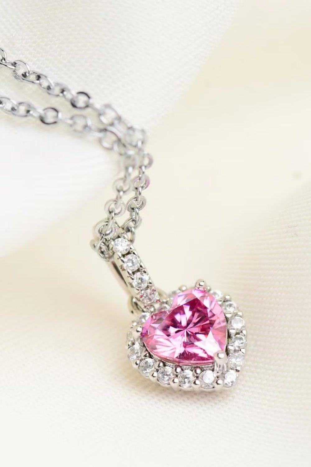 1 Carat Moissanite Heart Pendant Necklace - Uylee's Boutique
