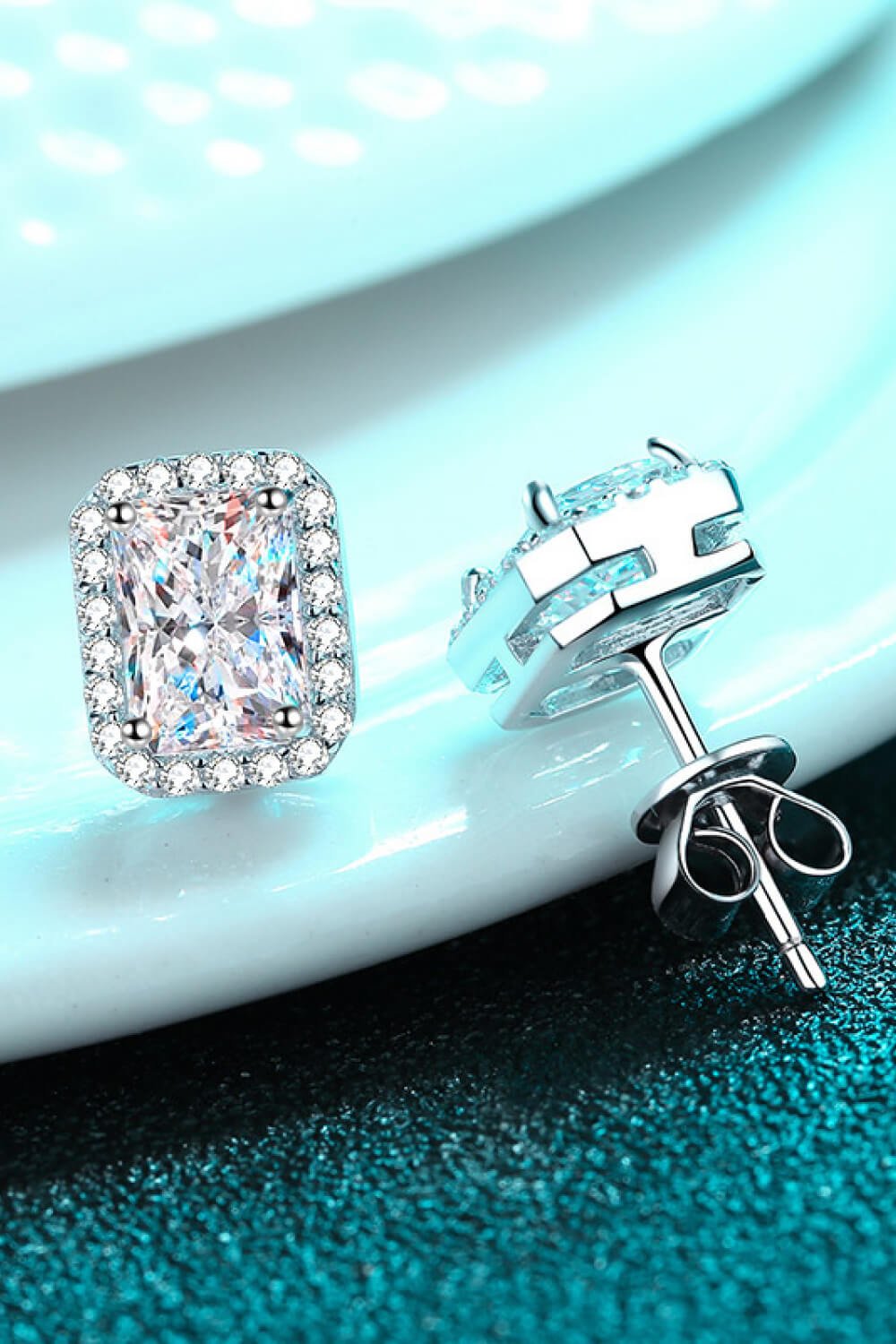 1 Carat Moissanite Rhodium-Plated Square Stud Earrings - Uylee's Boutique