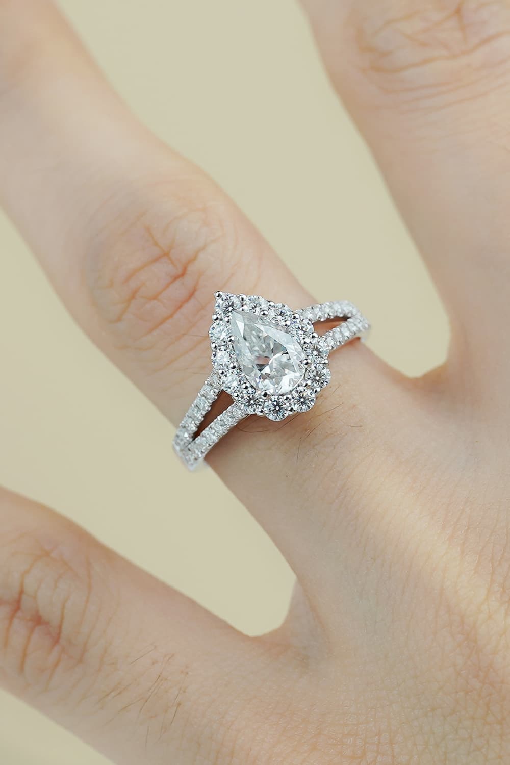 1 Carat Moissanite Teardrop Split Shank Ring - Uylee's Boutique