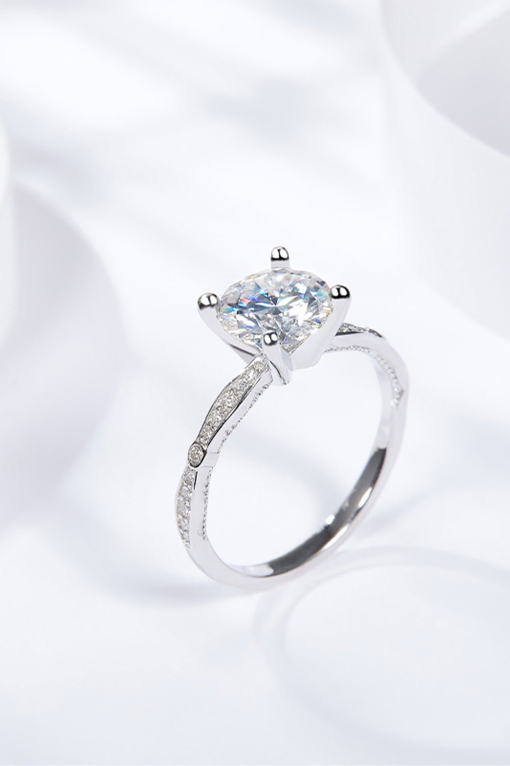 1.5 Carat Moissanite Side Stone Ring - Uylee's Boutique