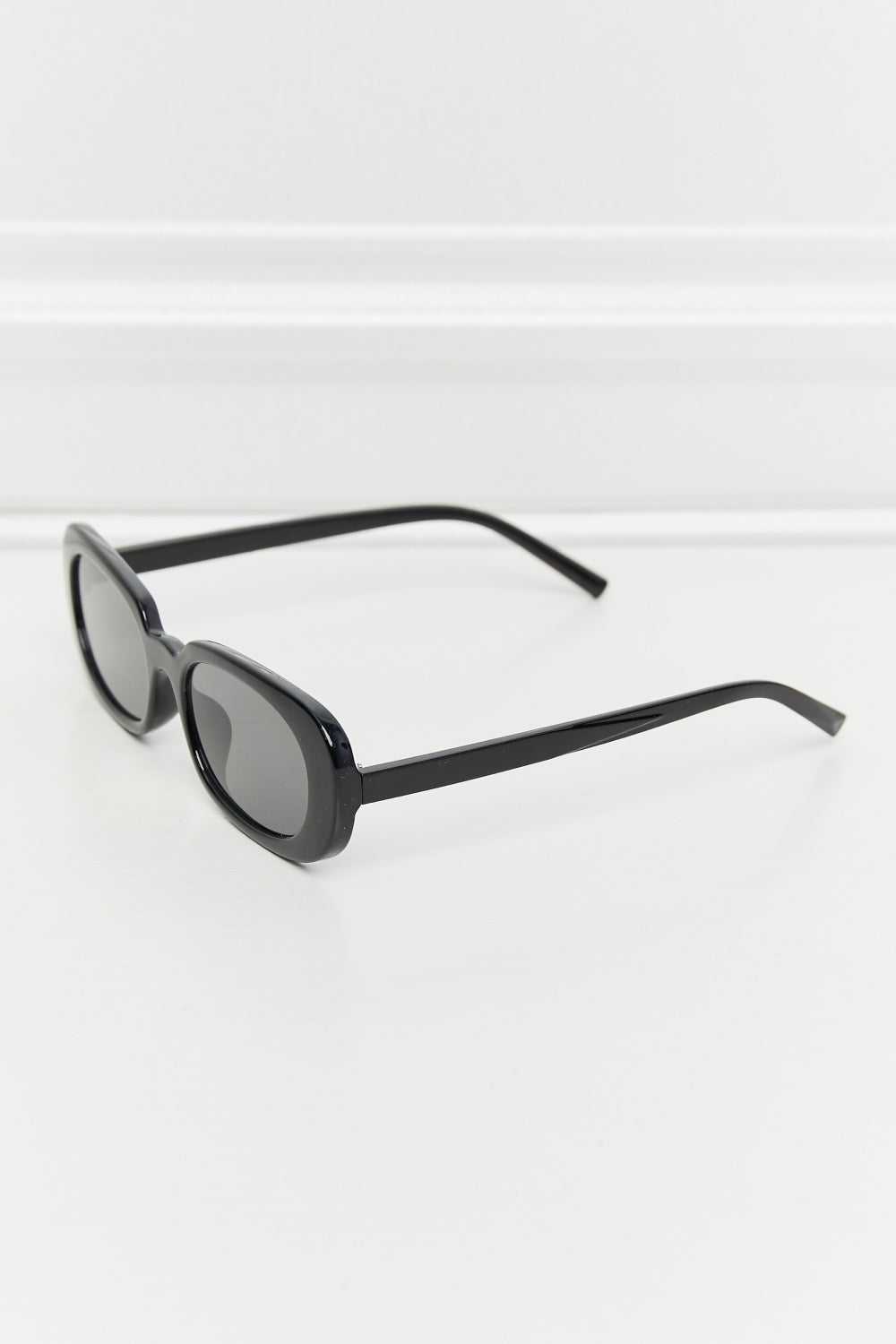 Uylee's Boutique Oval Full Rim Sunglasses