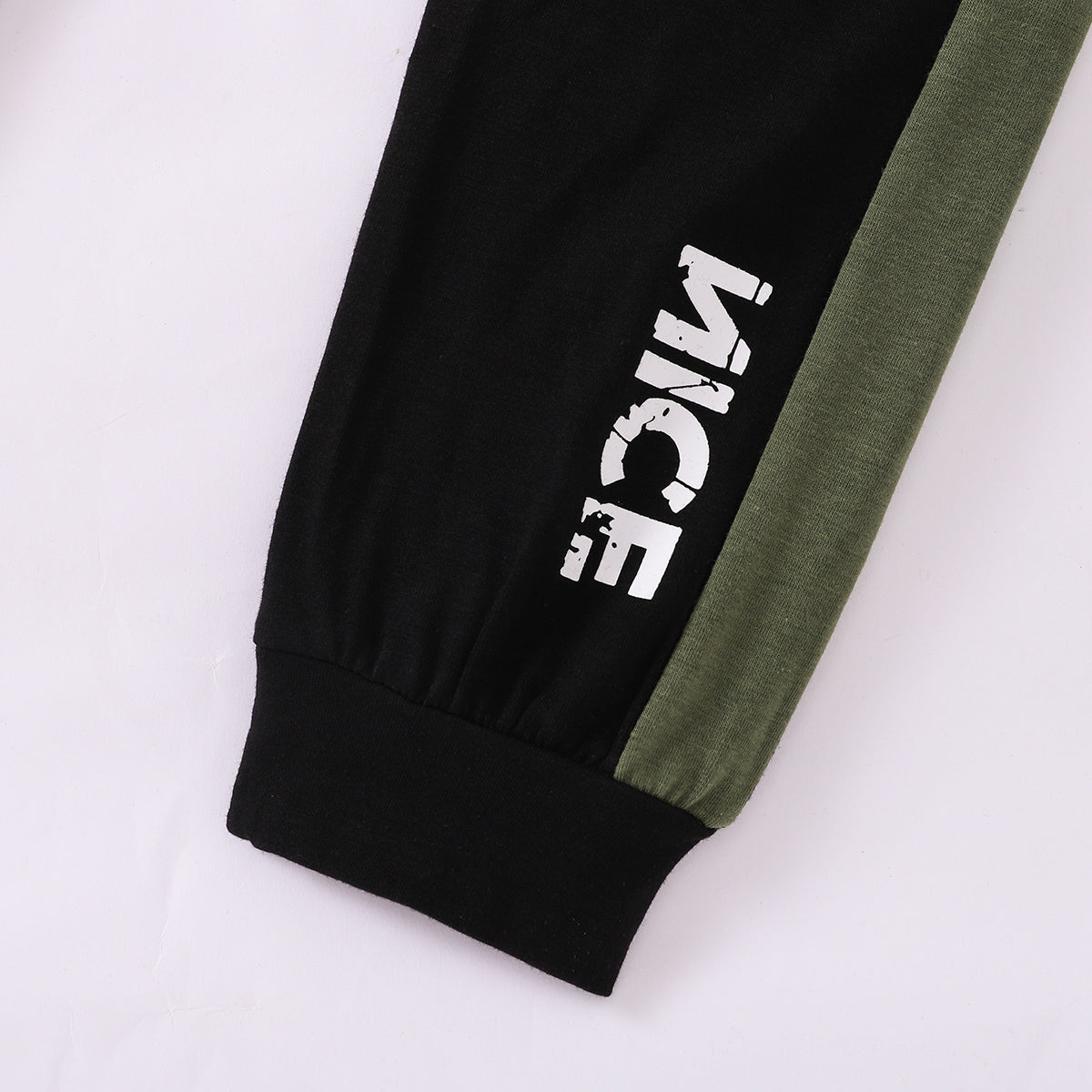 NICE コントラスト T シャツとパンツのセット