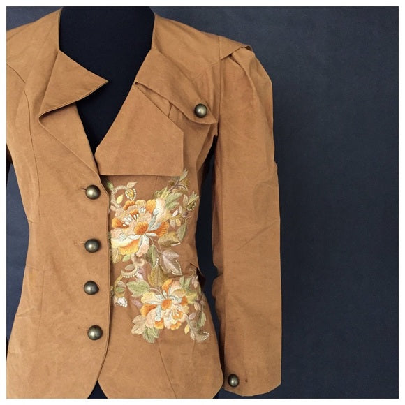Minhhanh Ladies Blazer, Size Small - Gently Used