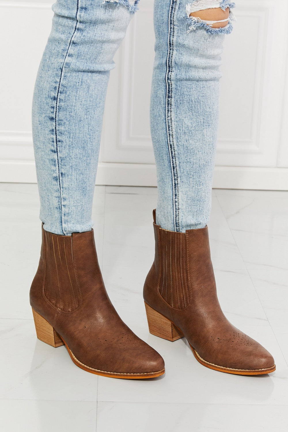 Uylee’s Boutique Love the Journey Stacked Heel Chelsea Boot in Chestnut