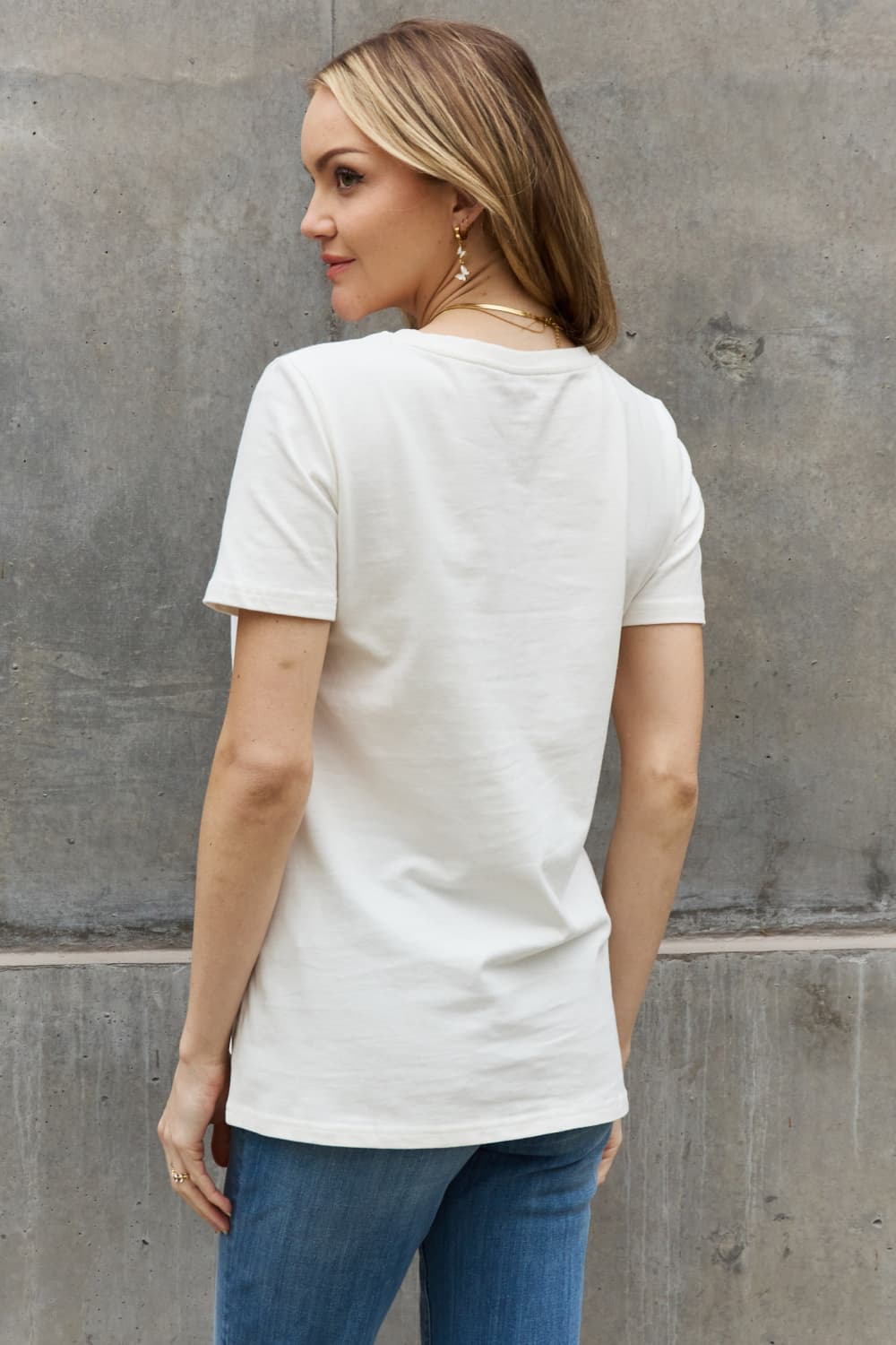 Uylees Boutique Simply Love フルサイズ BEING A MOM IS RUFF グラフィック コットン T シャツ