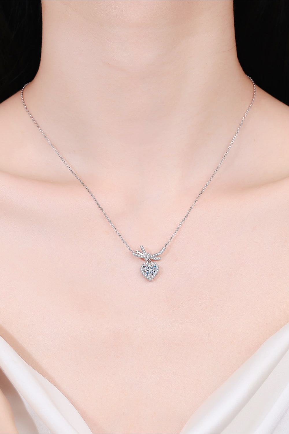Uylees Boutique 1 Carat Moissanite Heart Pendant Necklace