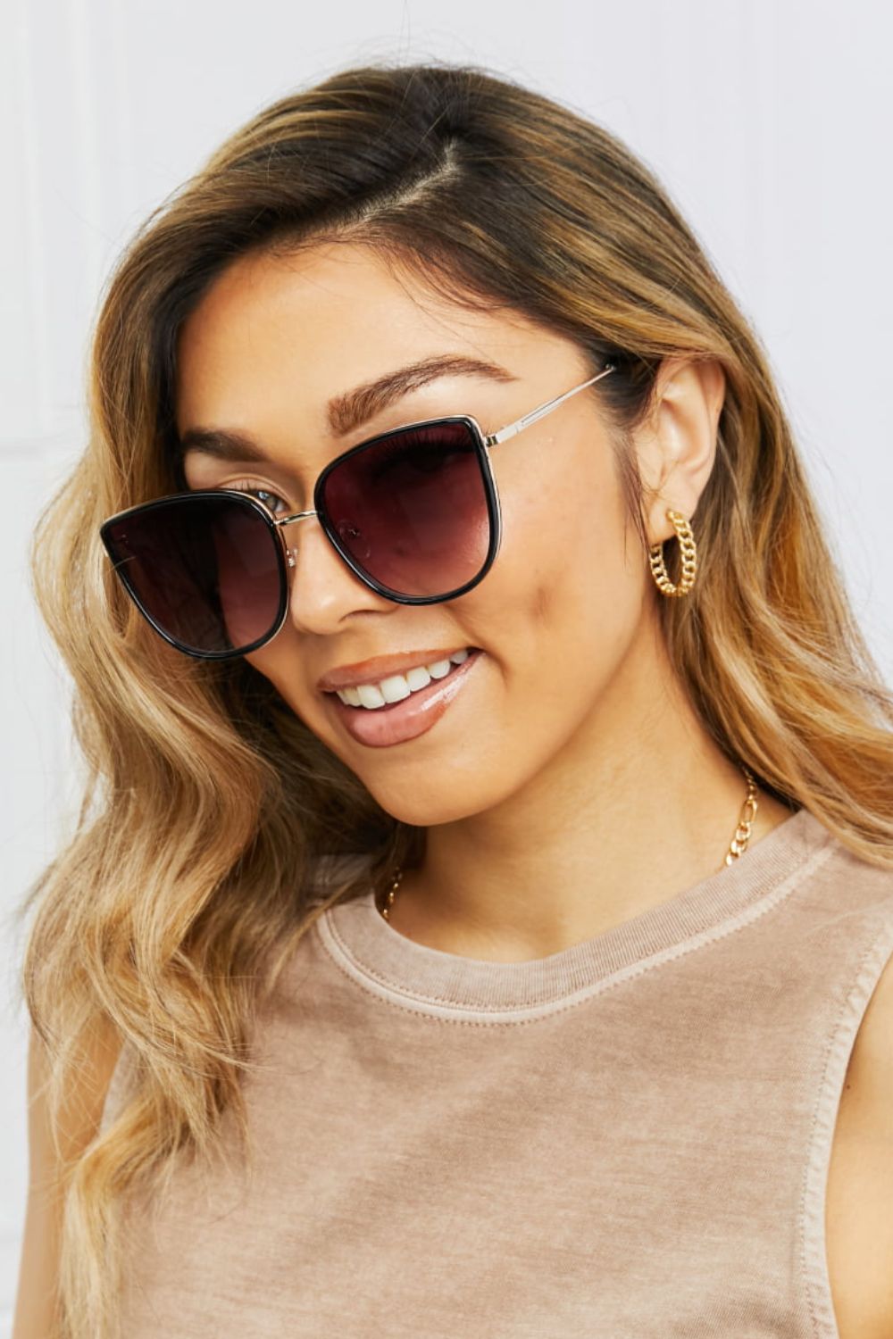 Uylee’s Boutique Full Rim Metal-Plastic Hybrid Frame Sunglasses