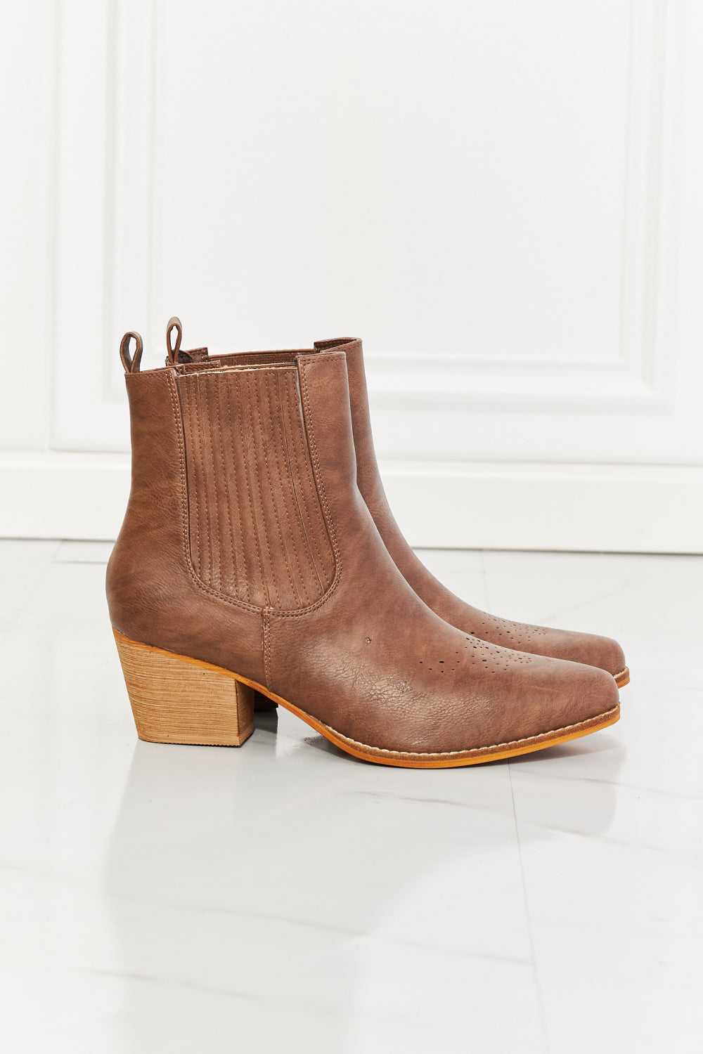 Uylee’s Boutique Love the Journey Stacked Heel Chelsea Boot in Chestnut
