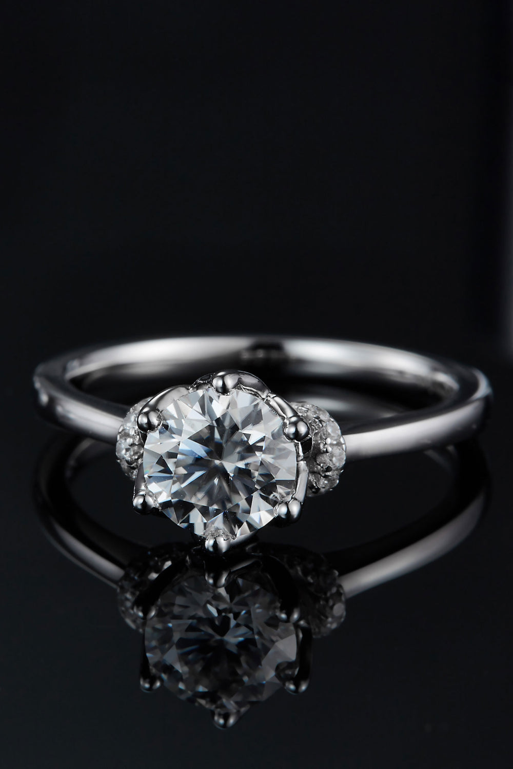 Uylees Boutique 1 Carat Moissanite 925 Sterling Silver Ring