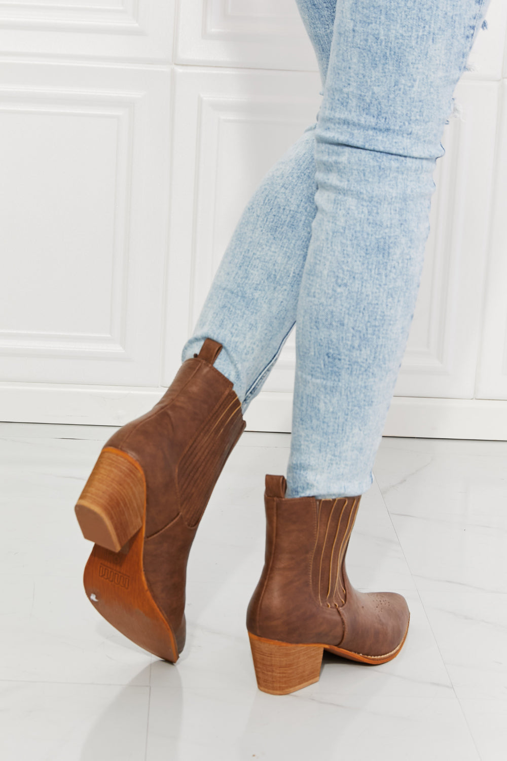 Uylee’s Boutique Love the Journey Stacked Heel Chelsea Boot in Chestnut