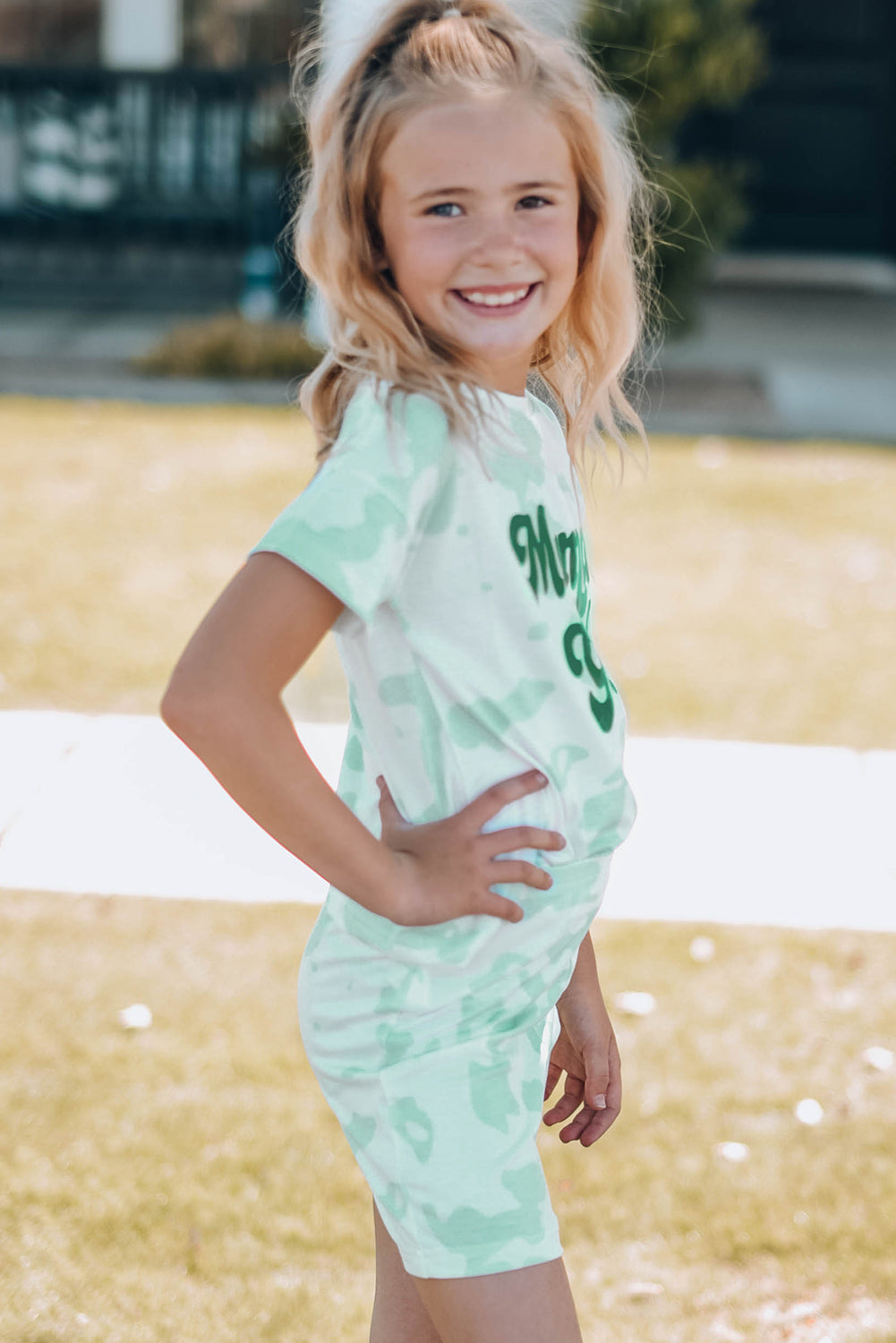 Girls Printed Letter Graphic Lounge Set (Mommy and Me Set)