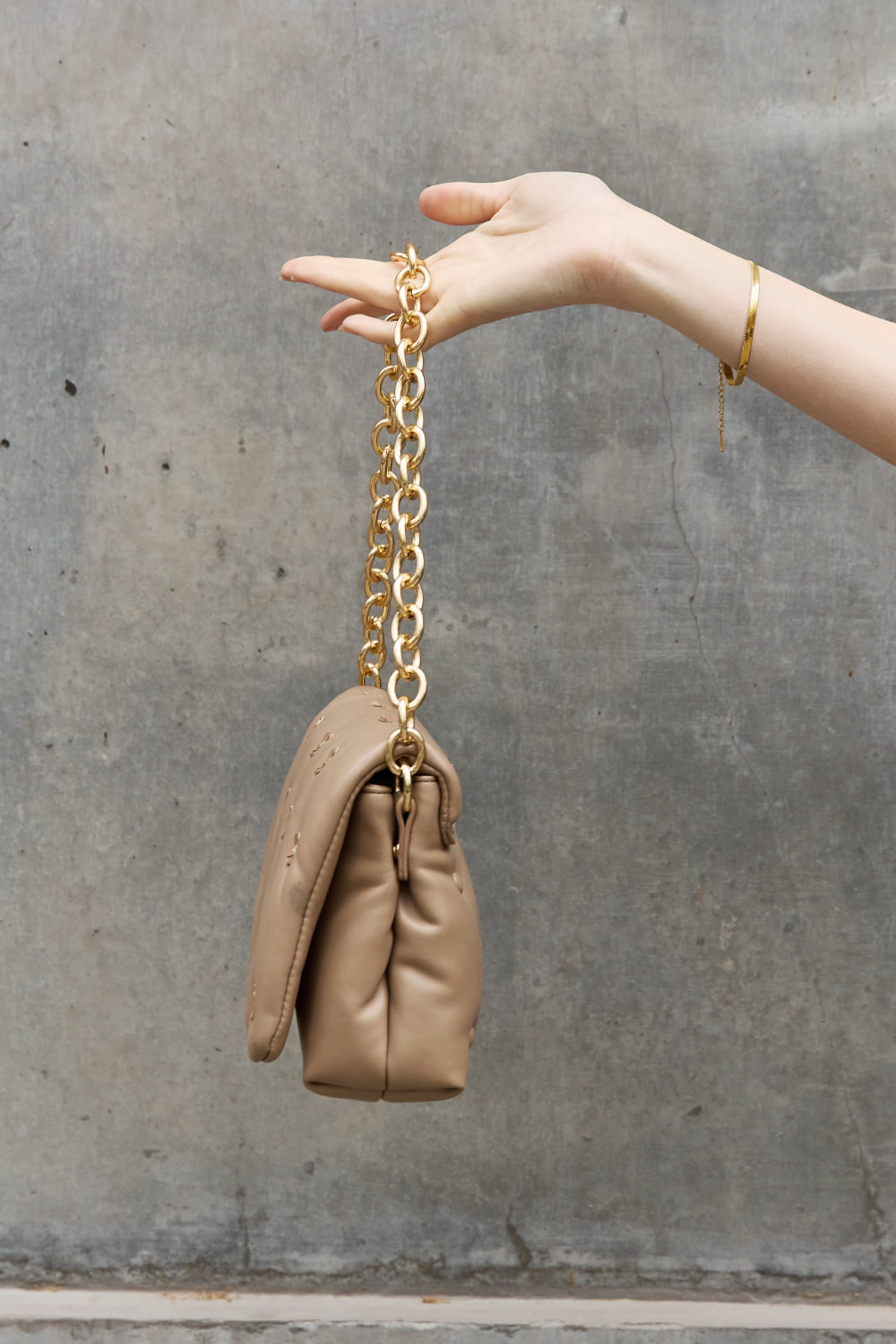 Uylee's Boutique Nicole Lee USA ダイヤモンド フラワー メッセンジャー クロスボディ バッグ