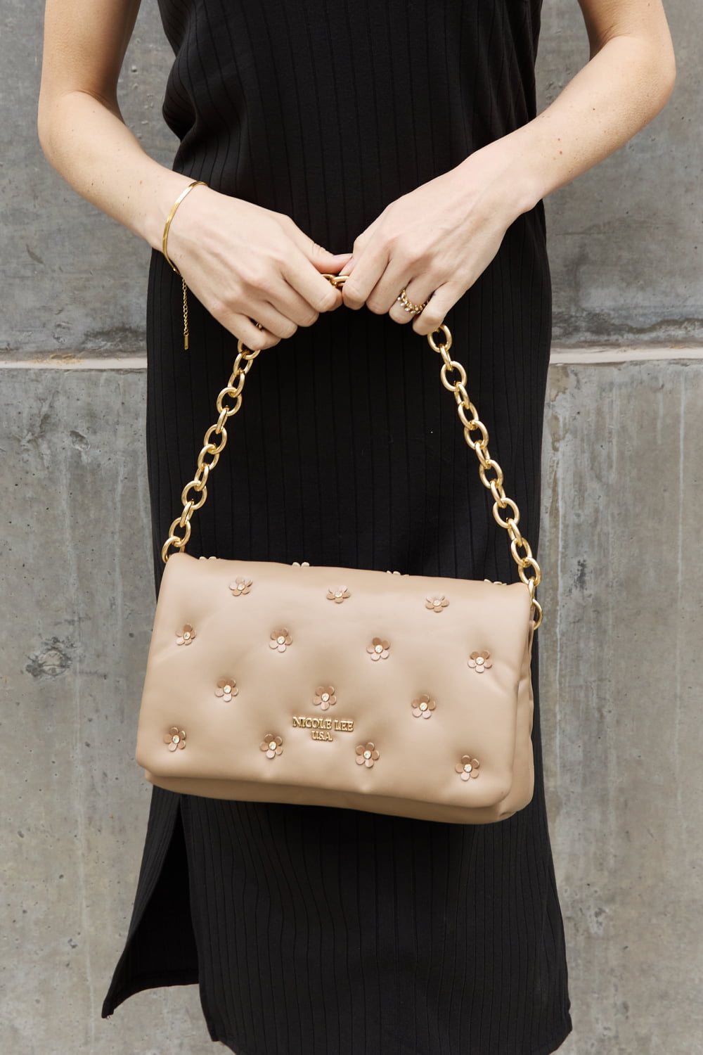 Uylee's Boutique Nicole Lee USA ダイヤモンド フラワー メッセンジャー クロスボディ バッグ
