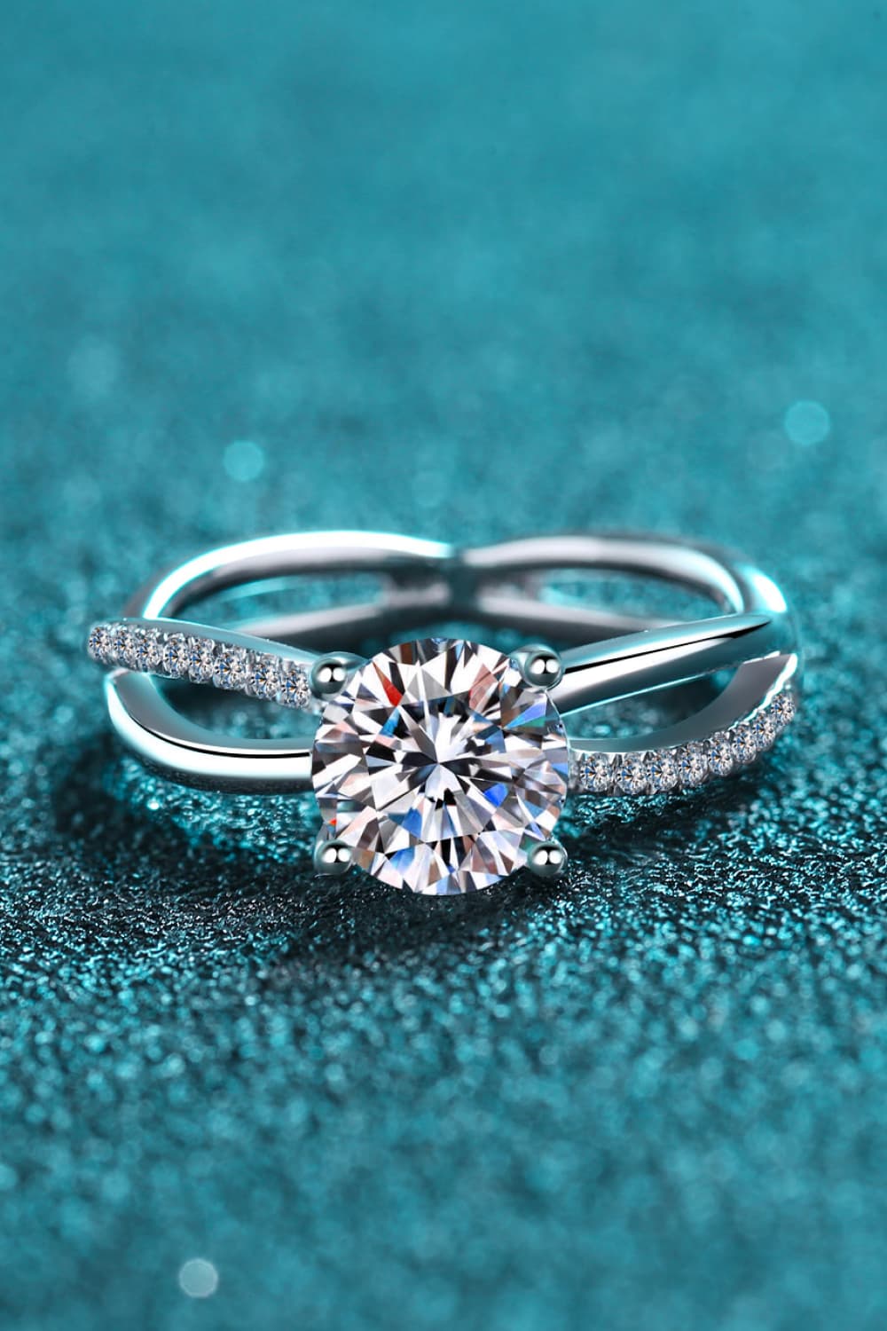 Uylees Boutique 1 Carat Moissanite Crisscross Split Shank Ring