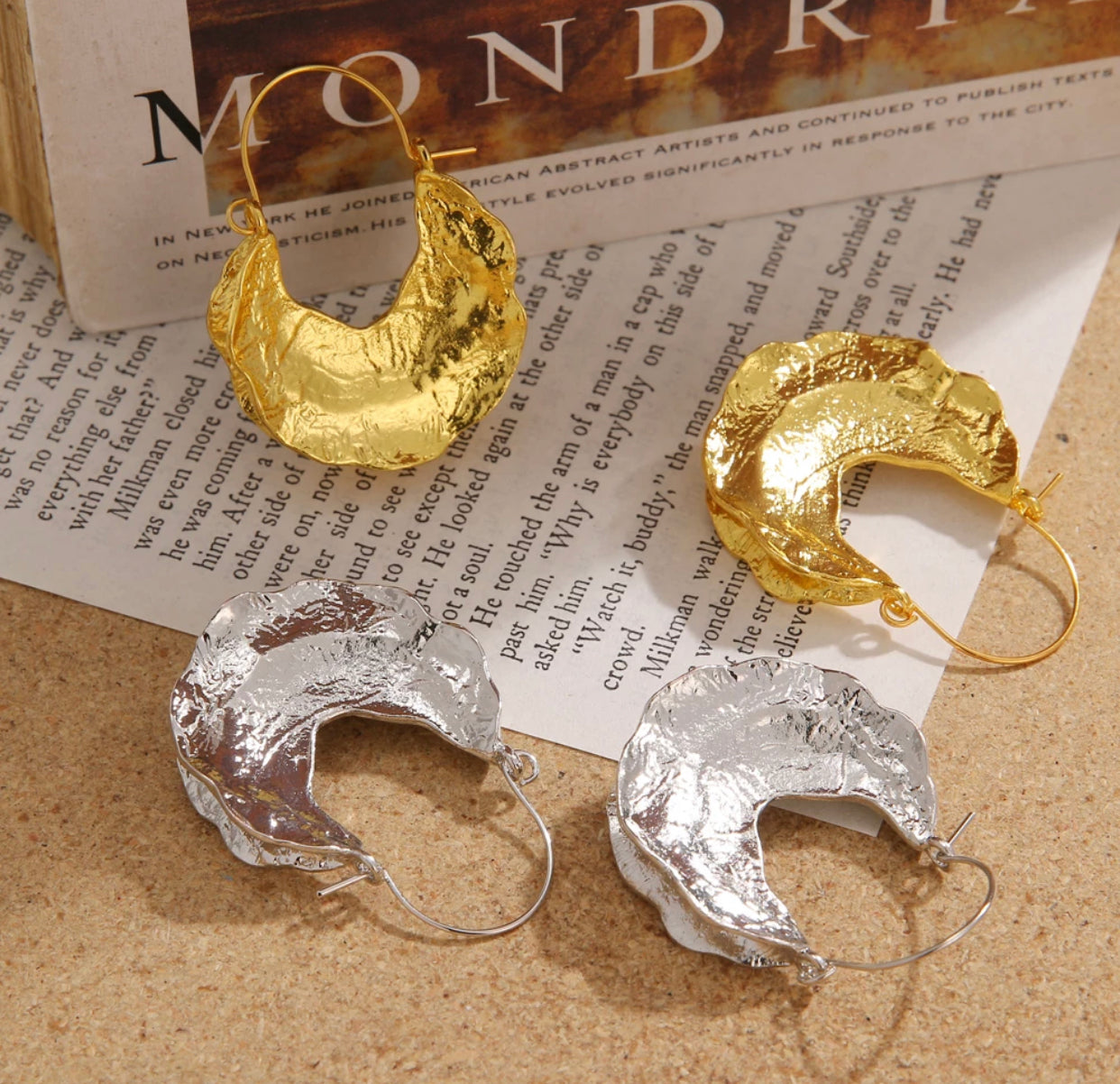 Geometric Rounded Dangle Earrings
