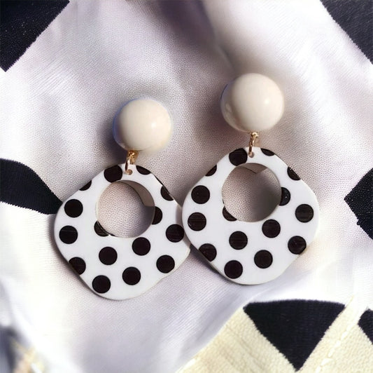 Lovely Black and White Polka Dot