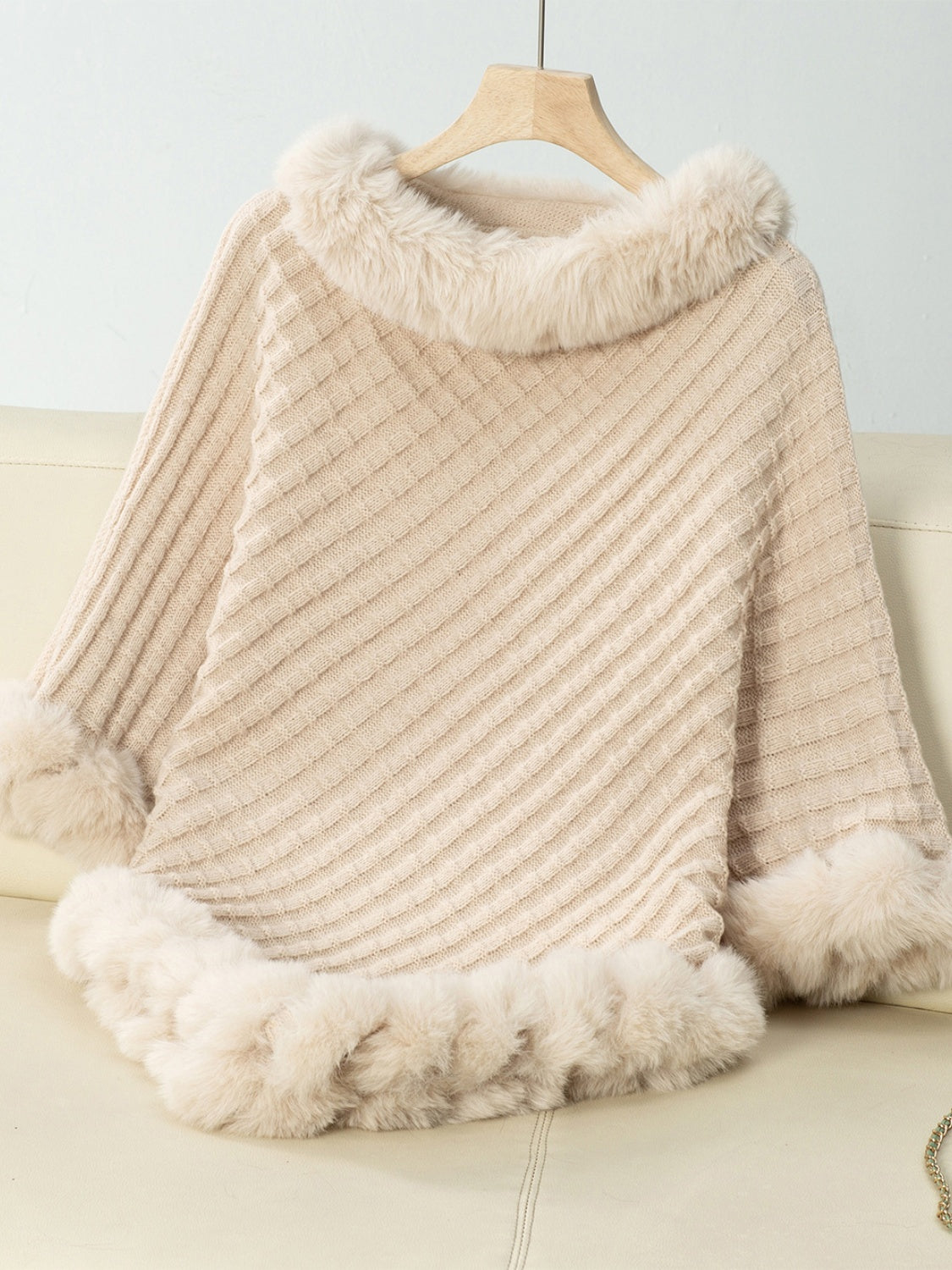 Fuzzy Trim Texture Three-Quarter Sleeve Poncho