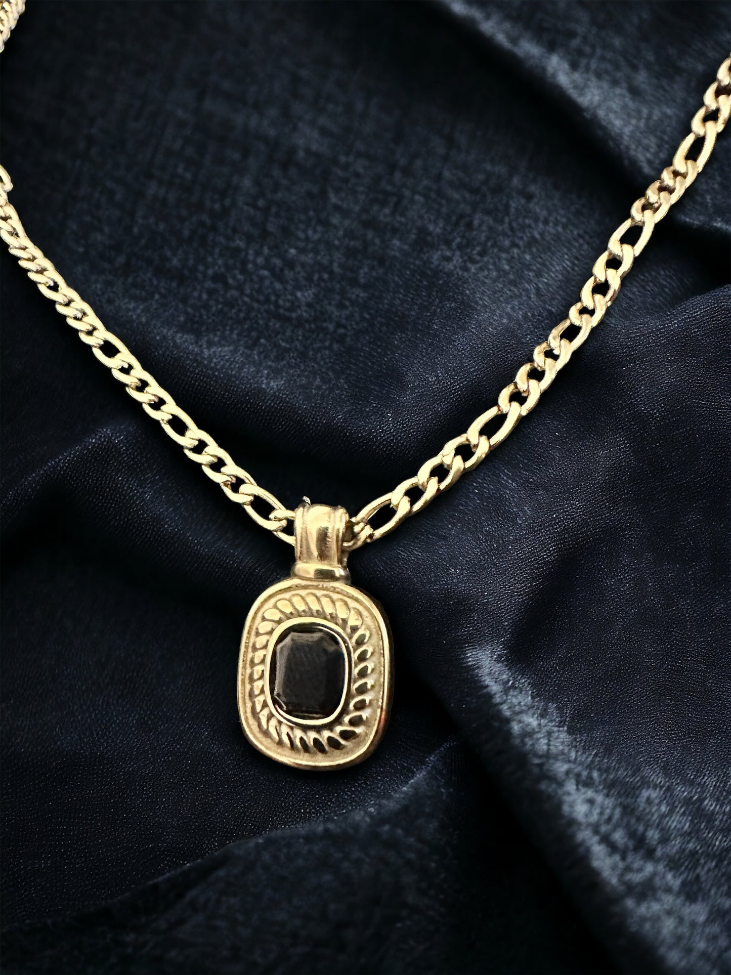 18K Gold Plated Inlaid Rhinestone Pendant Necklace