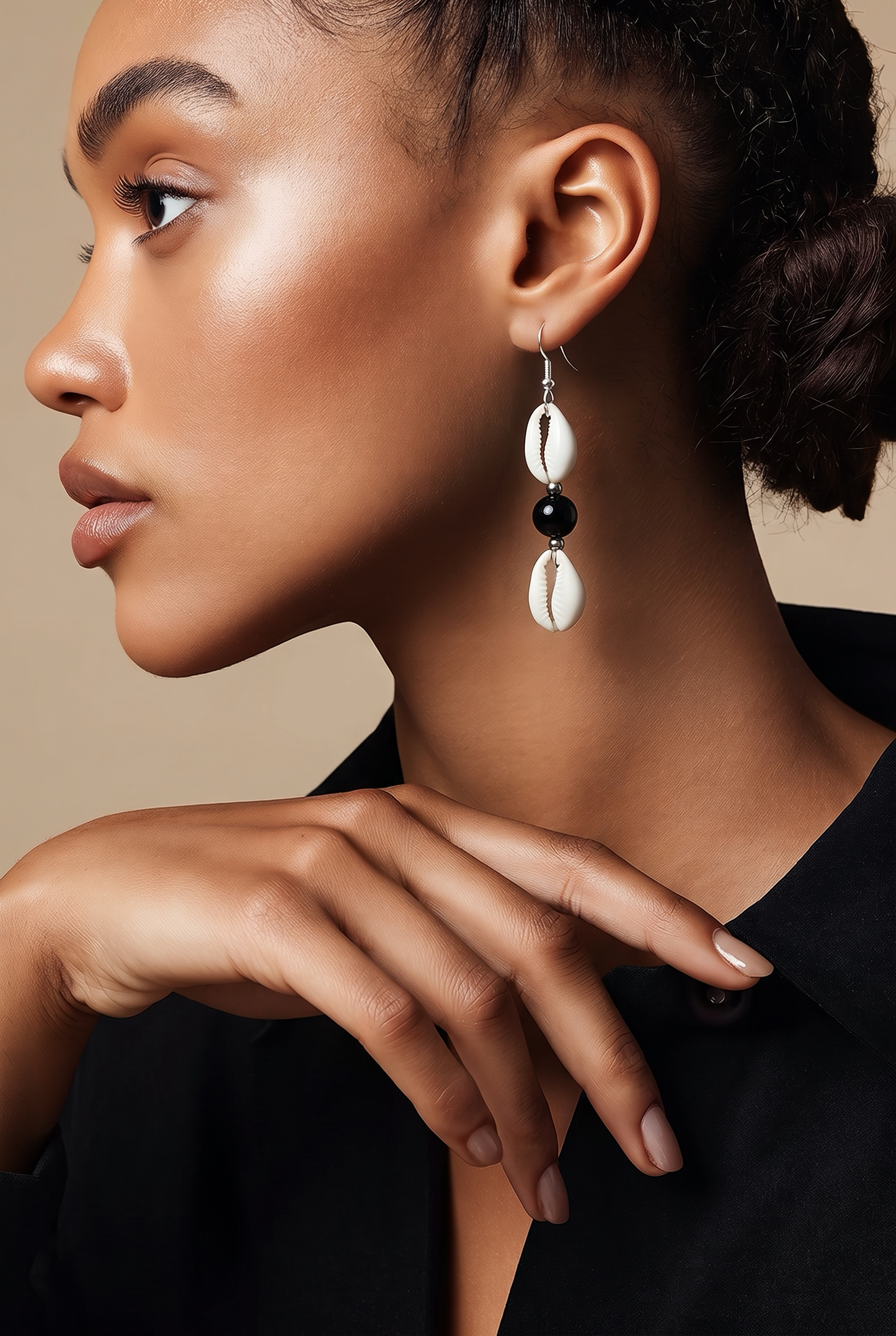 Cowrie Shell Necklace/ Earring Set (black & white)