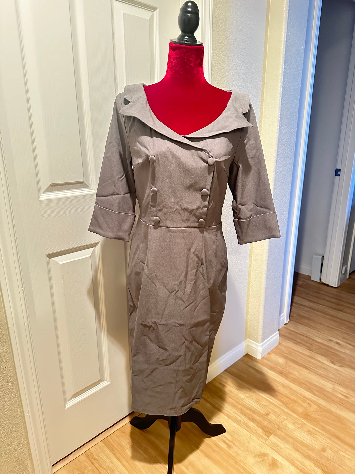 Vintage Inspired Sweetheart Neckline Dress, Gray, Size Large (US 8)