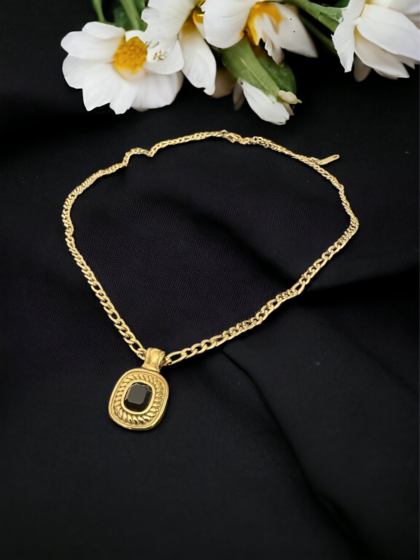 18K Gold Plated Inlaid Rhinestone Pendant Necklace