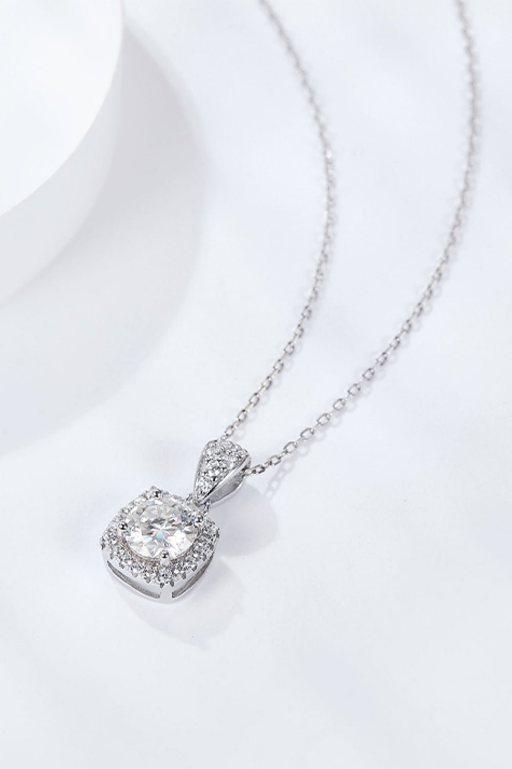 1 Carat Moissanite Square Pendant Necklace - Uylee's Boutique