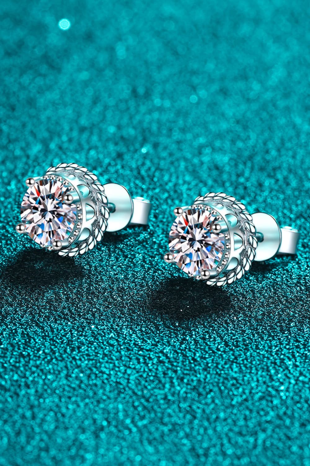 2 Carat Moissanite 925 Sterling Silver Stud Earrings - Uylee's Boutique