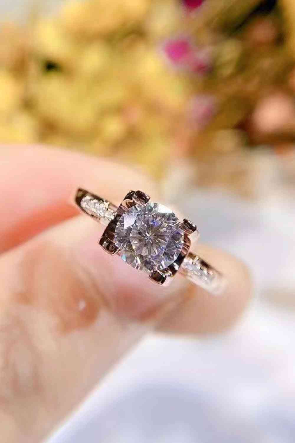 1 Carat Moissanite Ring