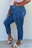 Jeans Relax Fit Judy Blue Aila Short Full Size Mid Rise Cropped
