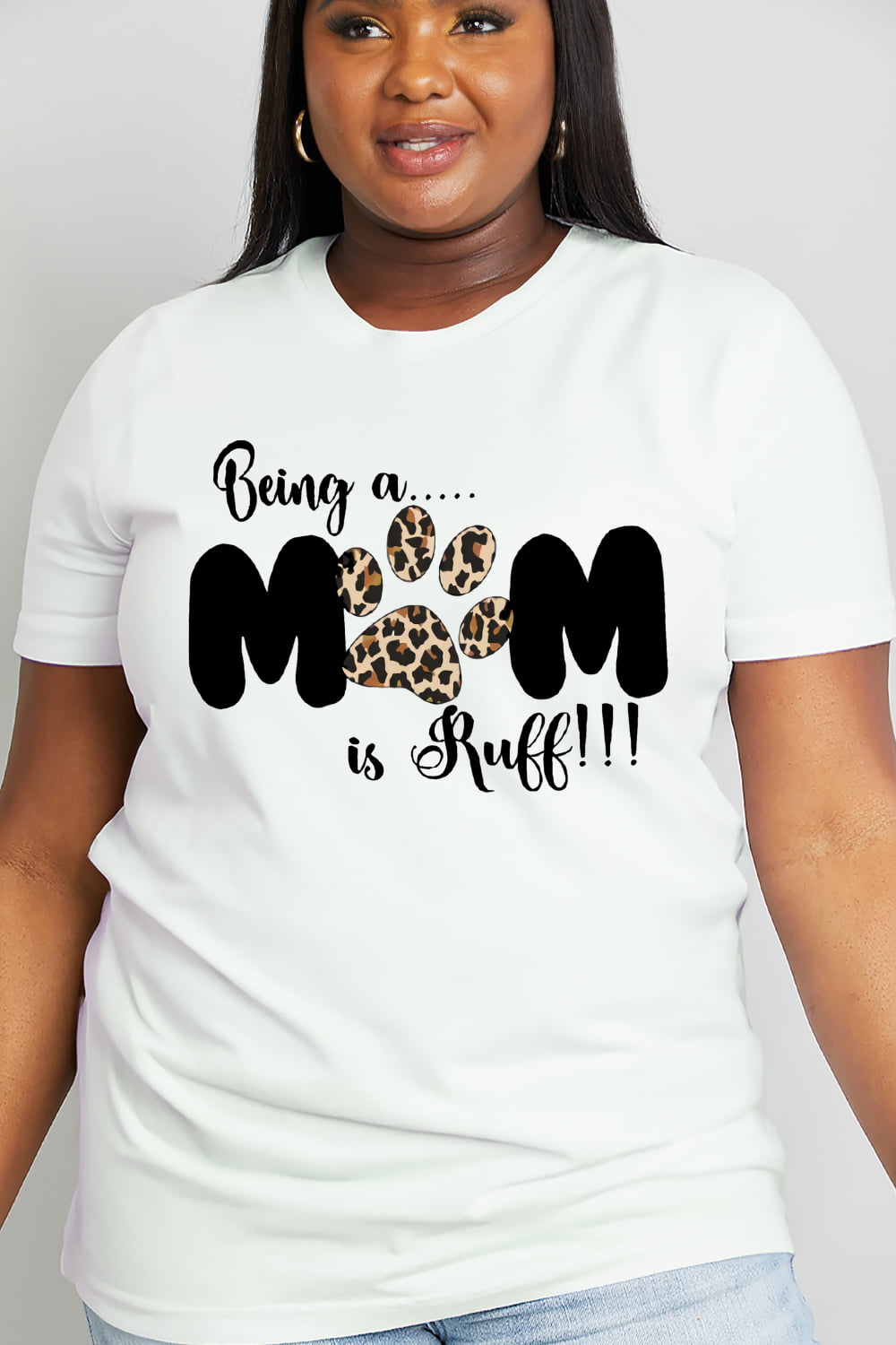 Uylees Boutique Simply Love フルサイズ BEING A MOM IS RUFF グラフィック コットン T シャツ