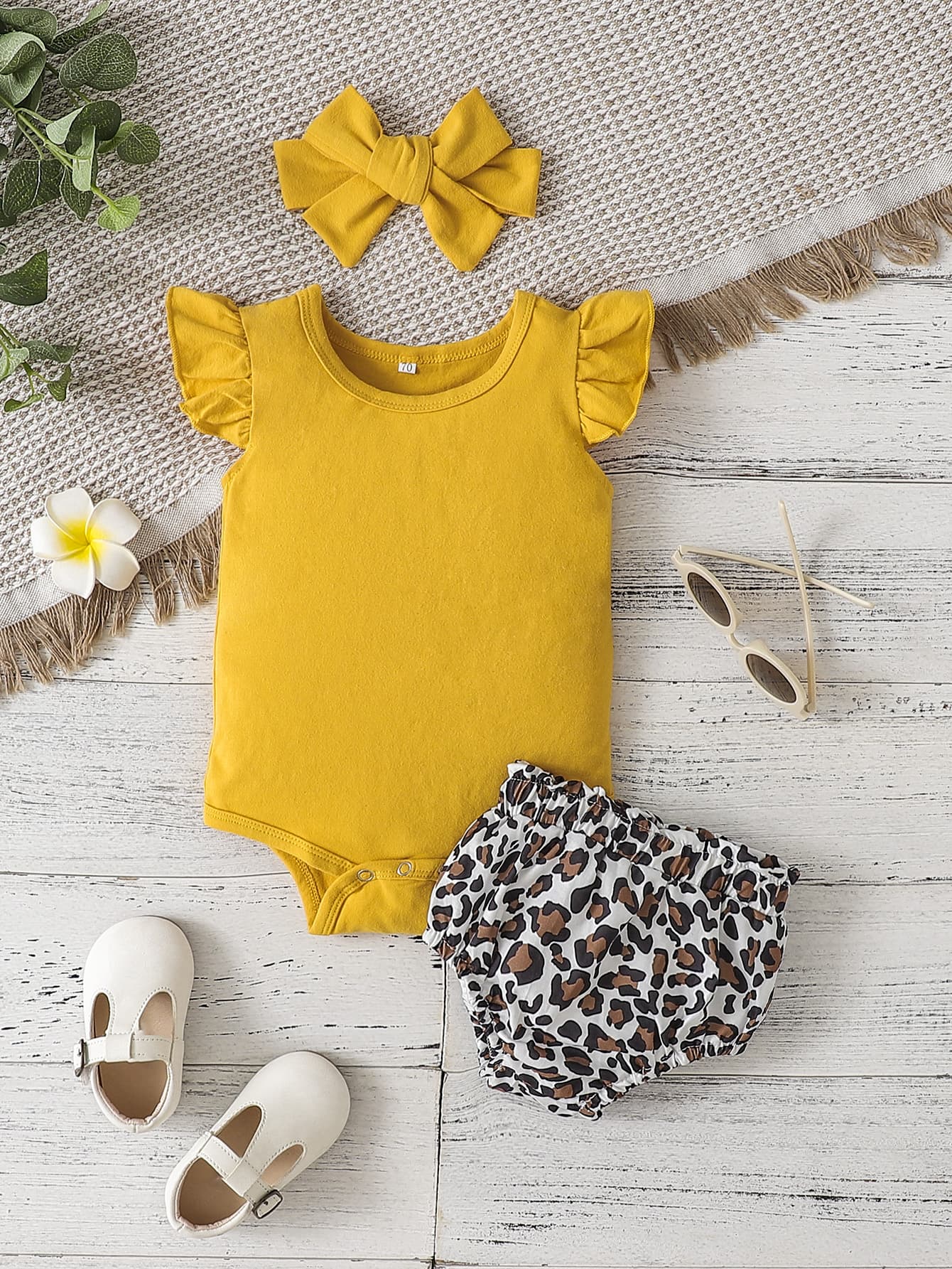 Uylee’s Boutique Round Neck Bodysuit and Leopard Bloomers Set