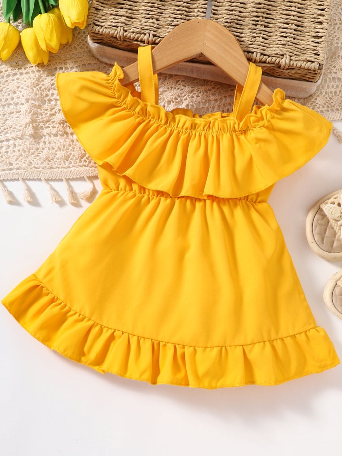 女の赤ちゃんフリルトリムフリルヘムマスタードドレス、サイズ3M〜18M