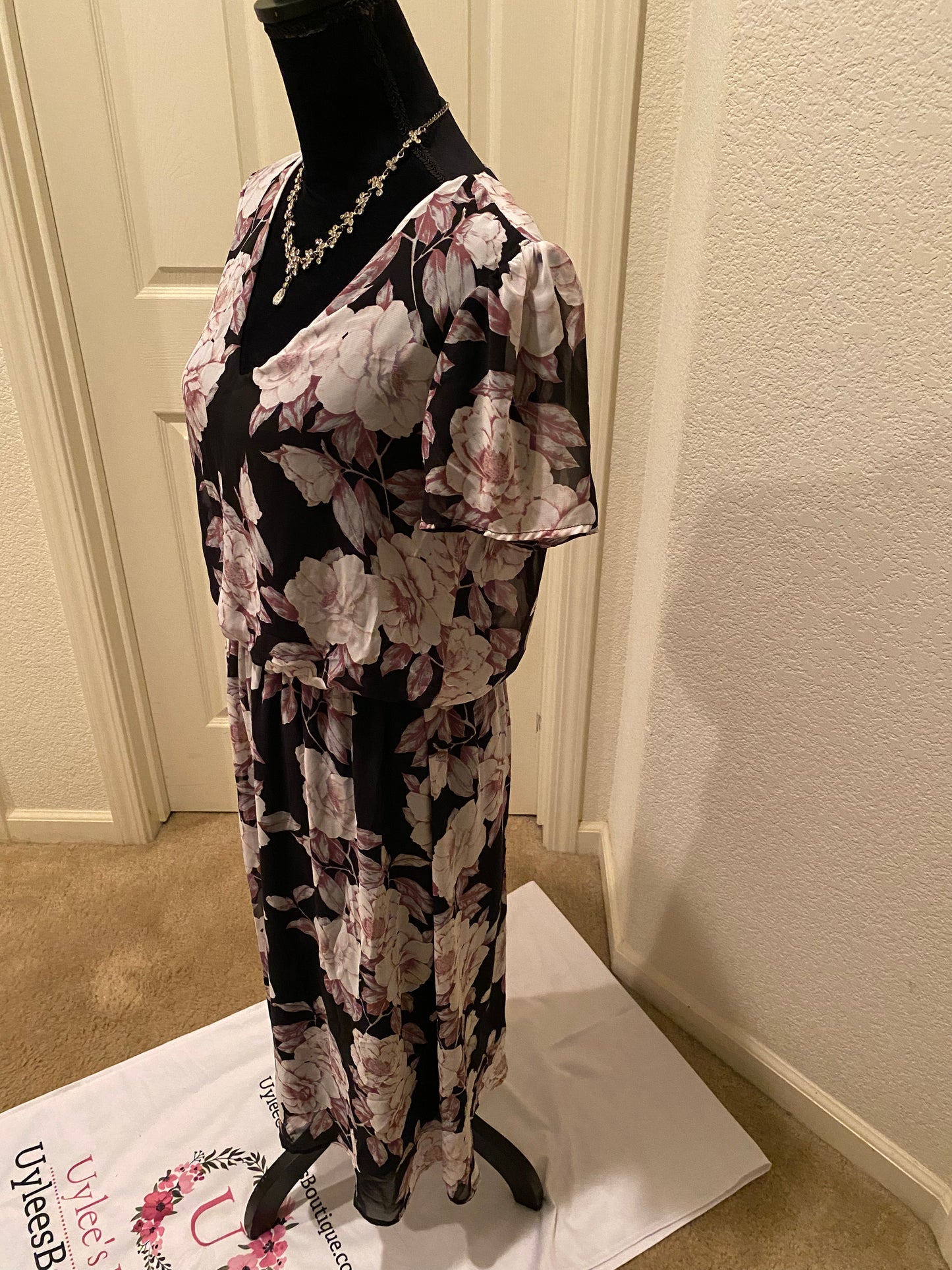 Connected Apparel Floral Dress, US Size 8 - NEW