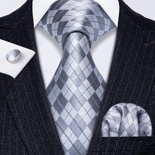 Men’s Silk Coordinated Tie Set - Silver Gray Diamond